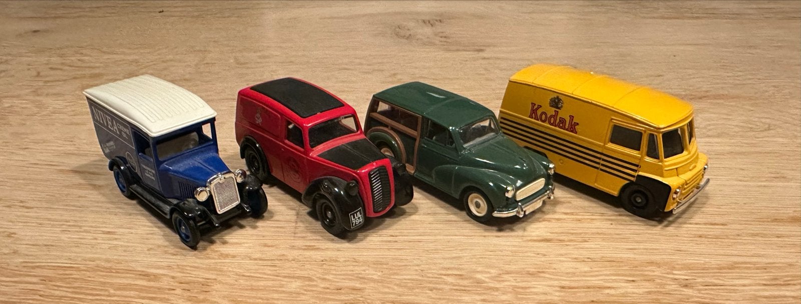Days Gone 1:43 Schaalmodelauto's - Set van 4 Klassiekers, Ophalen of Verzenden, Zo goed als nieuw