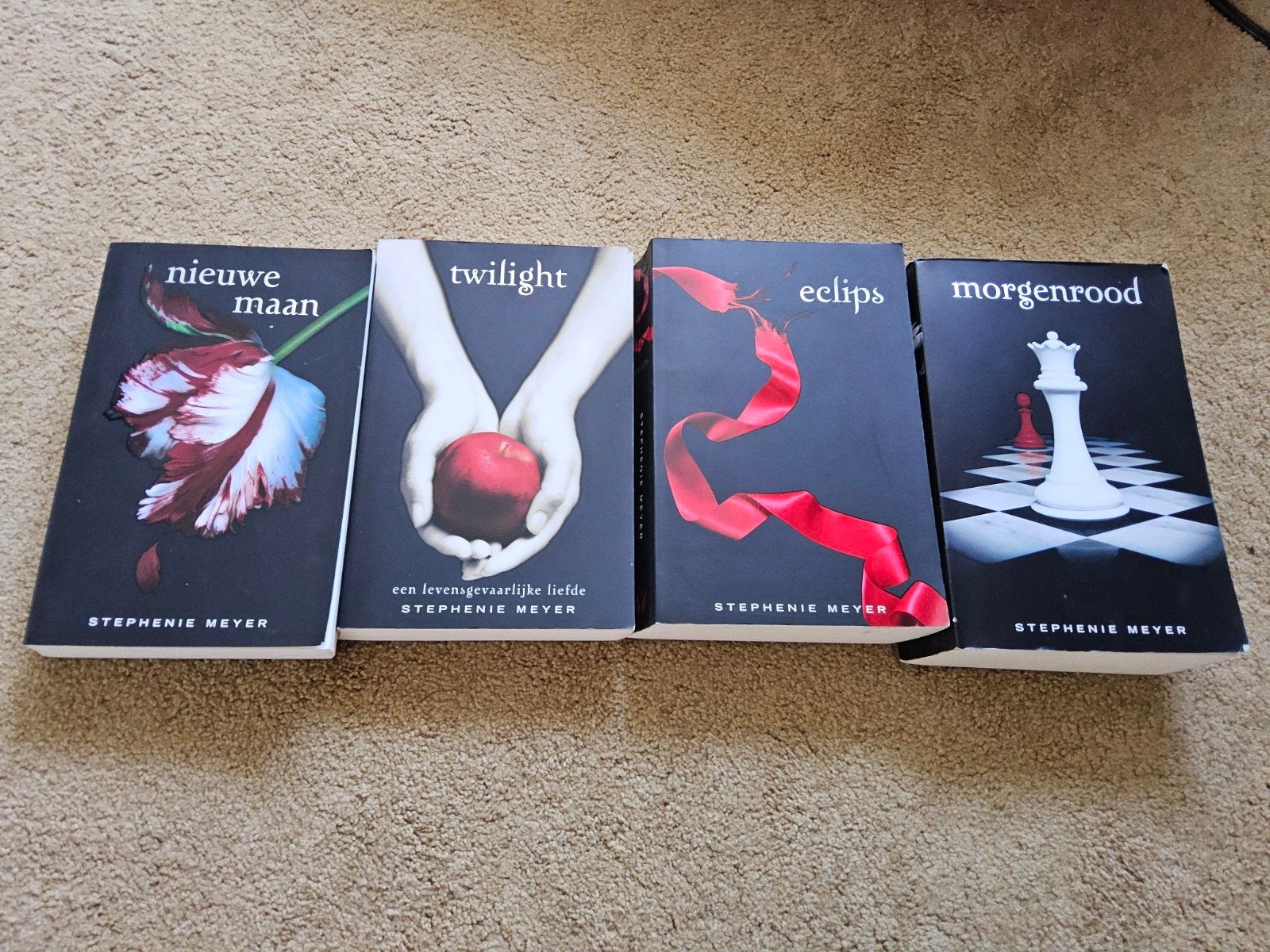 Twilight Saga Boekenreeks - Stephenie Meyer (4 boeken), Ophalen of Verzenden, Gelezen, Stephenie Meyer, Nederland