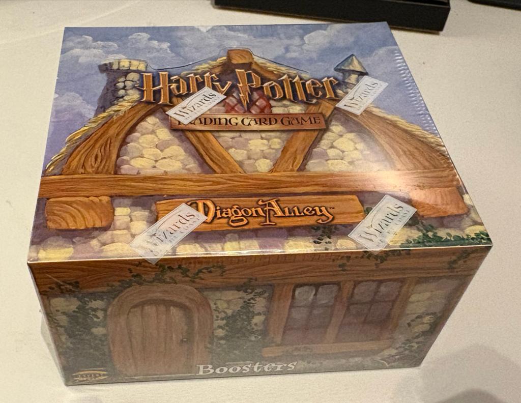 Harry Potter Diagon Alley Booster Box - Nieuw & Geseald, Ophalen of Verzenden, Nieuw, Boosterbox