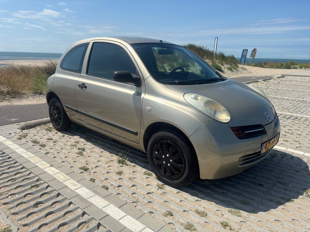 Nissan Micra 1.2 3-deurs 2004 Beige | Airco | Nieuwe banden, Dealer onderhouden, Stof, 31 €/maand, 4 cilinders