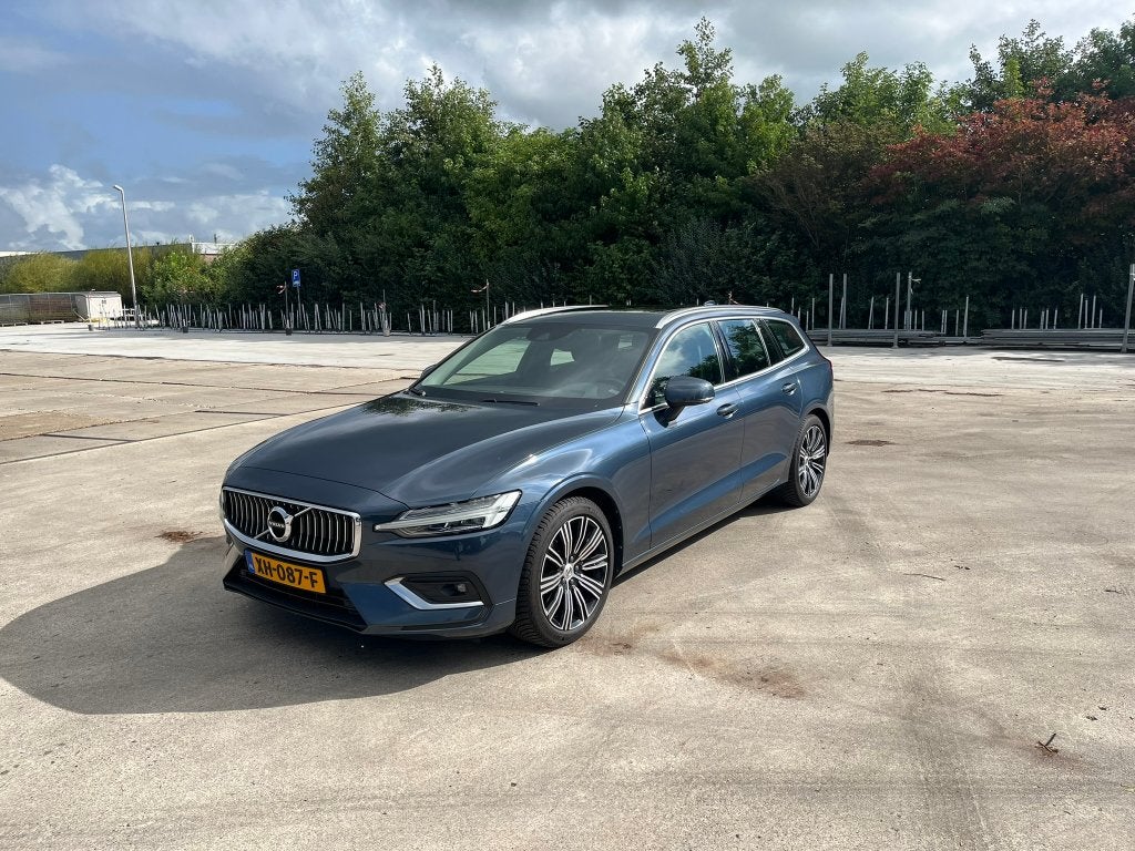 Volvo V60 T5 250pk Geartronic 2019 Blauw, Startonderbreker, 1800 kg, Zwart, 4 cilinders