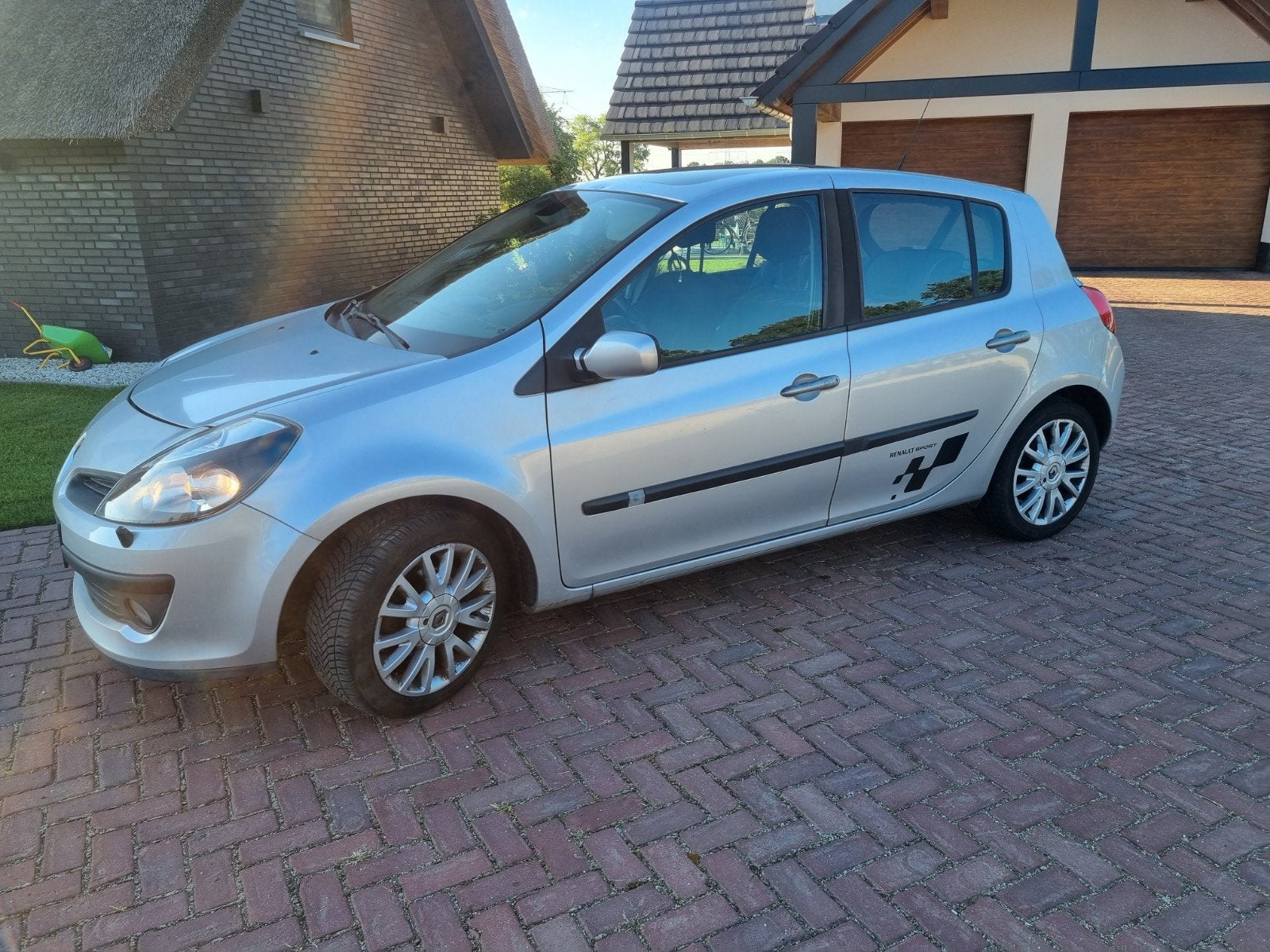 Renault Clio Sport 1.6 82KW 5-DRS 2007 Grijs | Pano | Airco, Auto's, Renault, Voorwielaandrijving, 4 cilinders, 1200 kg, Handgeschakeld