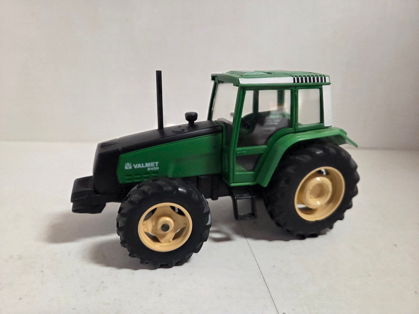 Joal Valmet 8400 1:32, Overige merken, ., Tractor of Landbouw, Ophalen of Verzenden