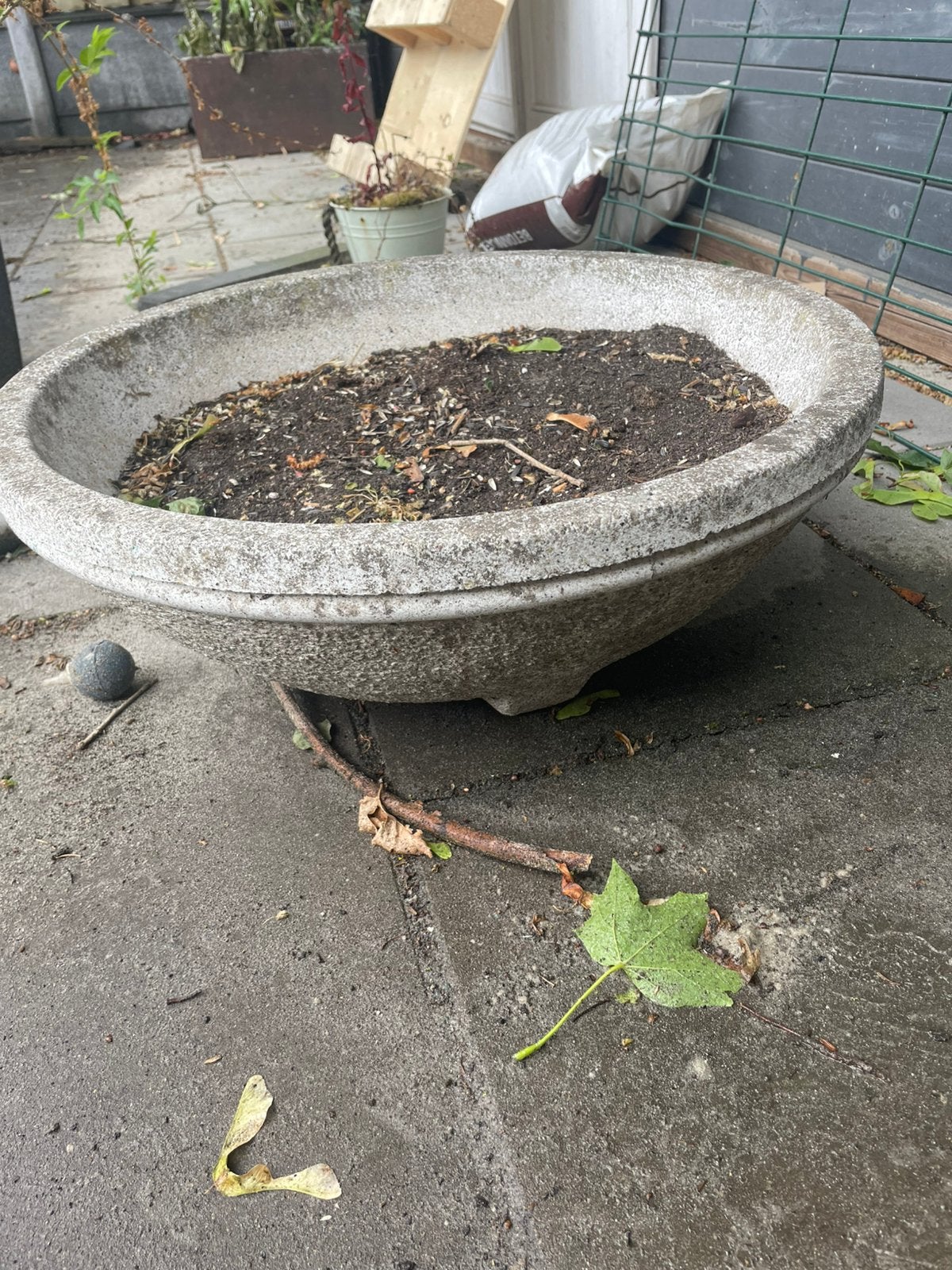 Stenen bloembak, Tuin en Terras, Ophalen, Steen, 40 cm of meer, Rond