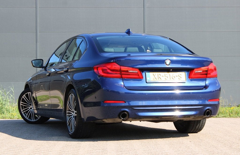 BMW 5-serie 530i High Executive SportLine Automaat Adaptive, Auto's, BMW, Automaat, 1998 cc, Achterwielaandrijving, Gebruikt