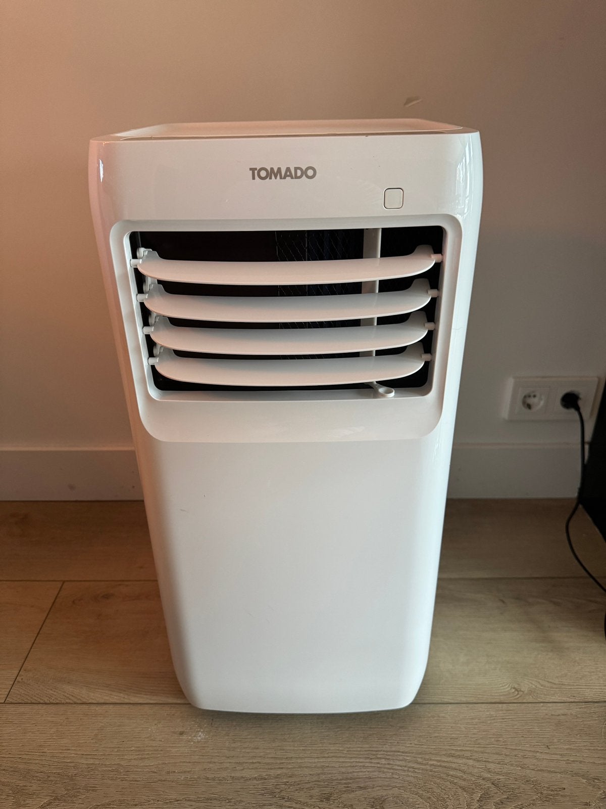 Tomado TMA7001W, Ophalen, Minder dan 60 m³, Timer, 3 snelheden of meer