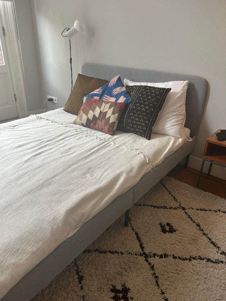 IKEA Slattum Bedframe met Lattenbodem 140x200 cm, Ophalen, Tweepersoons, 140 cm, Zo goed als nieuw