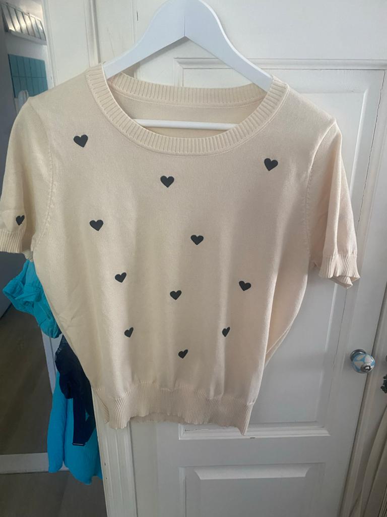 Shein trui met hartjes - Nieuw, Kleding | Dames, Ophalen of Verzenden, Nieuw, Maat 38/40 (M), Beige
