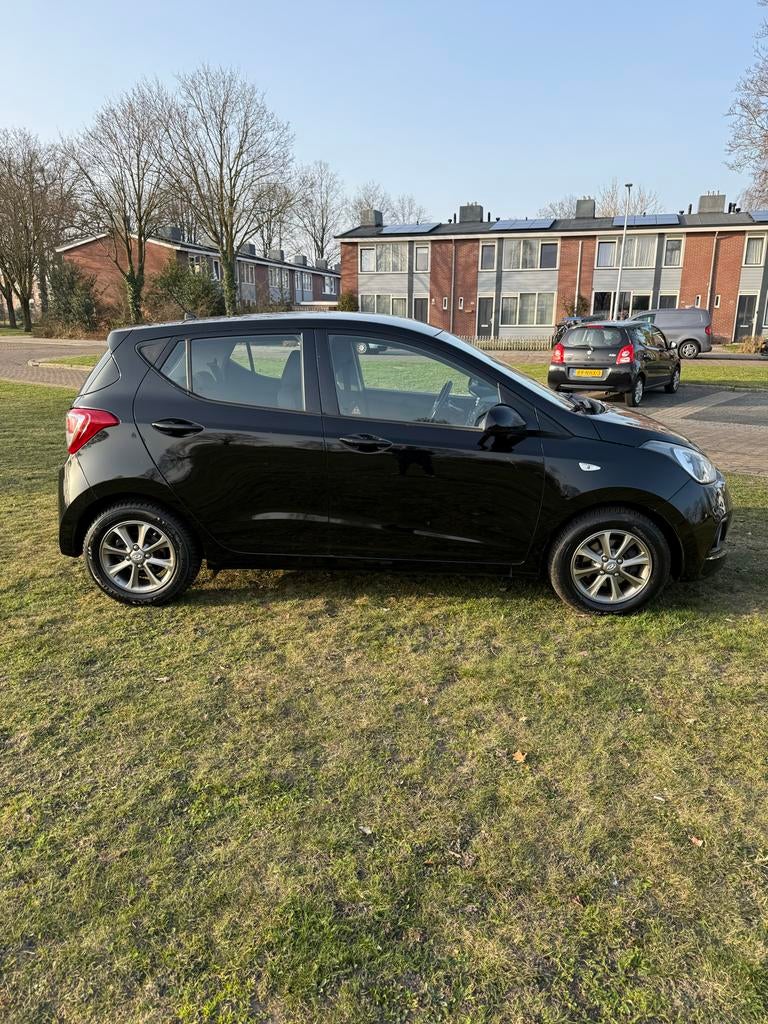 Hyundai i10 1.0 5DR 2014 Zwart, Auto's, Zwart, Handgeschakeld, Particulier, Geïmporteerd