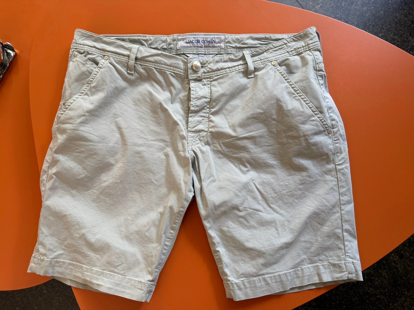 Jacob Cohen 6613 Bermuda. Short 40, Ophalen of Verzenden, Zo goed als nieuw, Overige kleuren, Overige jeansmaten