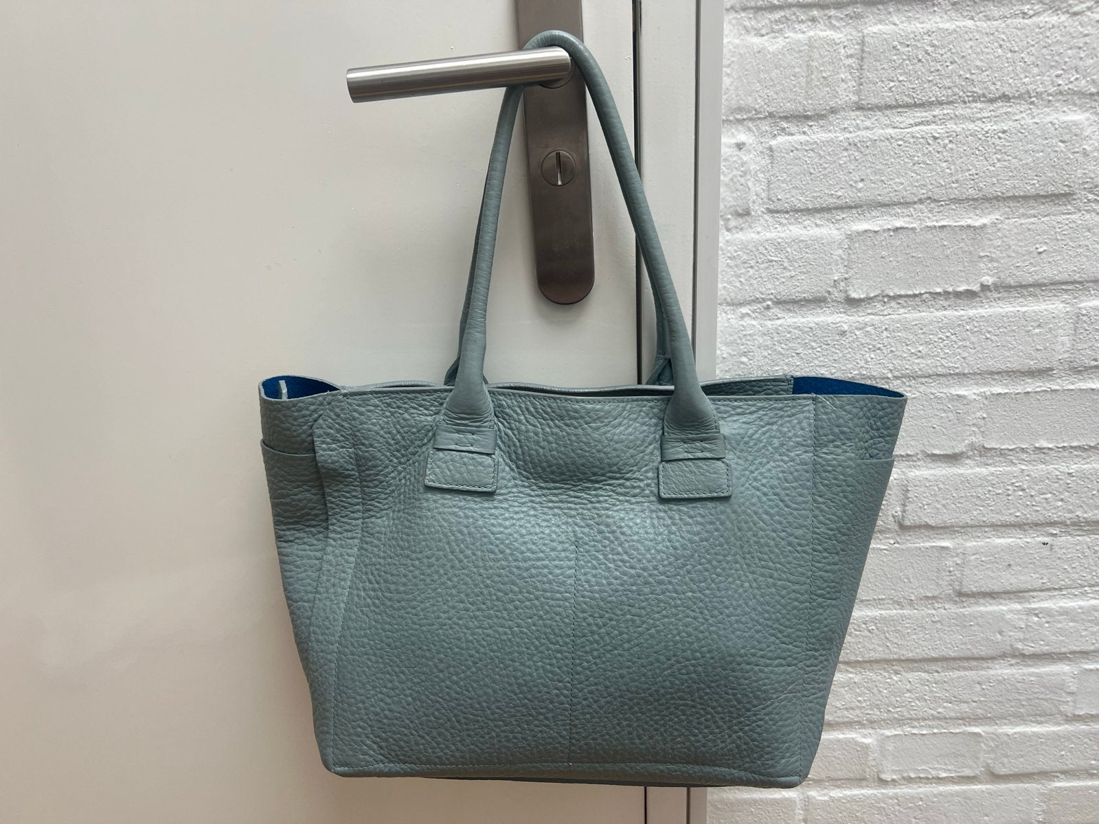 Furla lichtbl. leren schoudertas shopper - zo goed als nieuw, Ophalen of Verzenden, Zo goed als nieuw, Blauw, Shopper