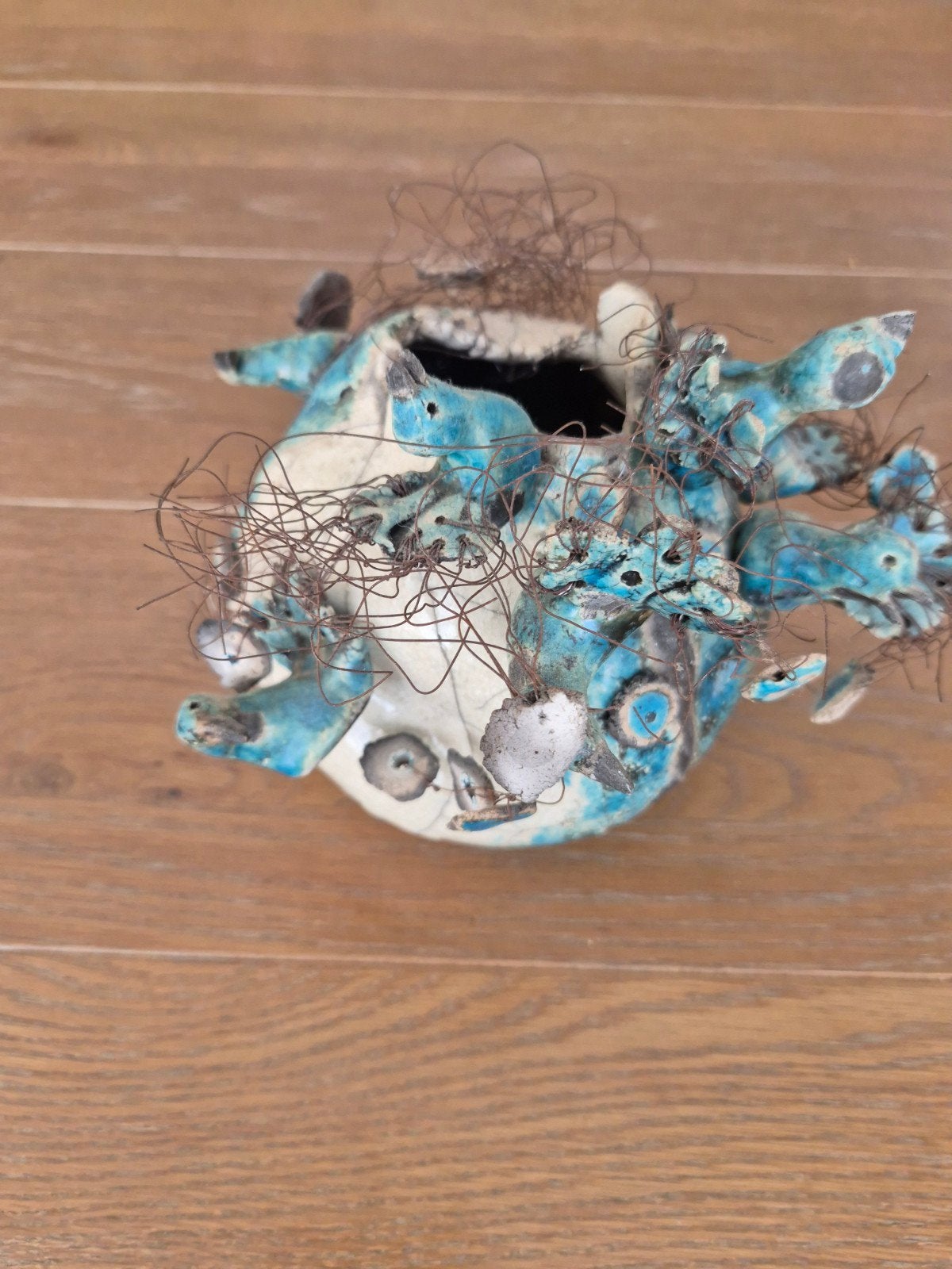 Keramische vaas met vogeltjes - uniek en handgemaakt, Antiek en Kunst, Ophalen, Vaas, Blauw, Steen/keramiek