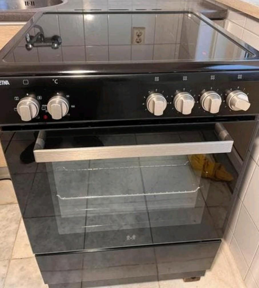 Inductie fornuis zwart met draaiknoppen., Witgoed en Apparatuur, Fornuizen, Ophalen, 60 cm of meer, 4 kookzones, Zo goed als nieuw