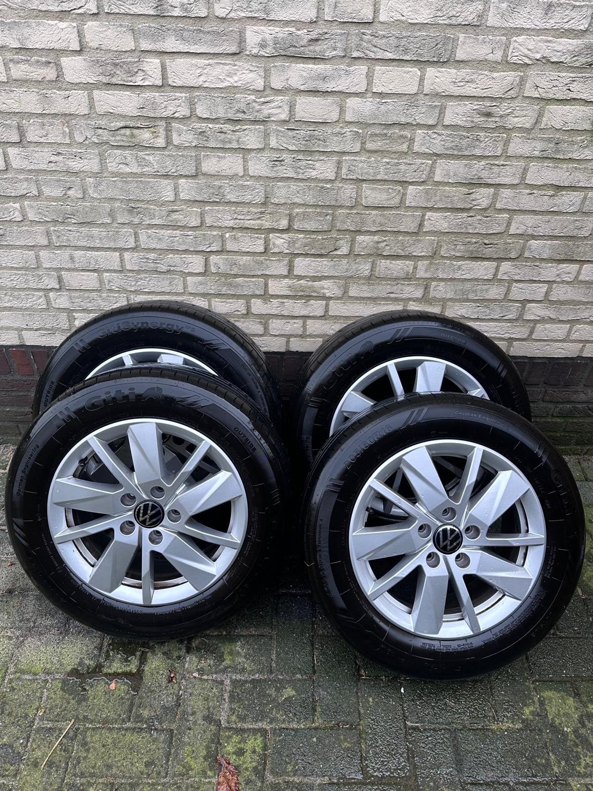Volkswagen Caddy Cargo 16 inch velgen met zomerbanden, Auto-onderdelen, Banden en Velgen, Ophalen, Gebruikt, 16 inch, Banden en Velgen