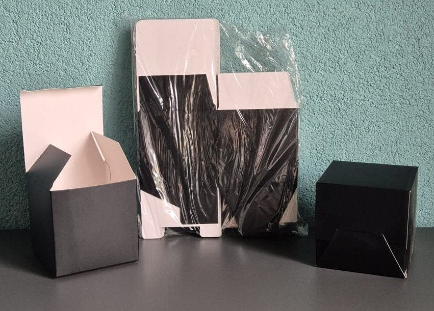 KARTONNEN ZWARTE DOOSJES (10x10x10 cm) prijs per stuk, Zwart, Nieuw, Ophalen of Verzenden, Papier of Karton