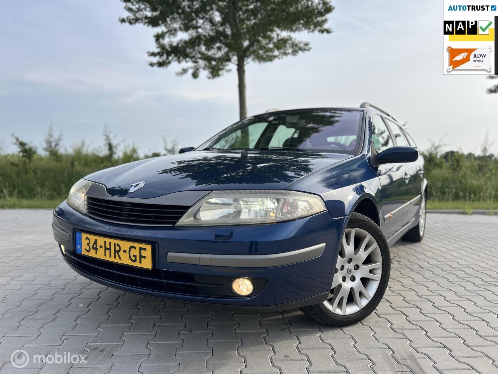 Renault Laguna Grand Tour 1.8-16V Dynamique|NAP|APK|AIRCO|, Laguna, 4 cilinders, 1290 kg, Blauw