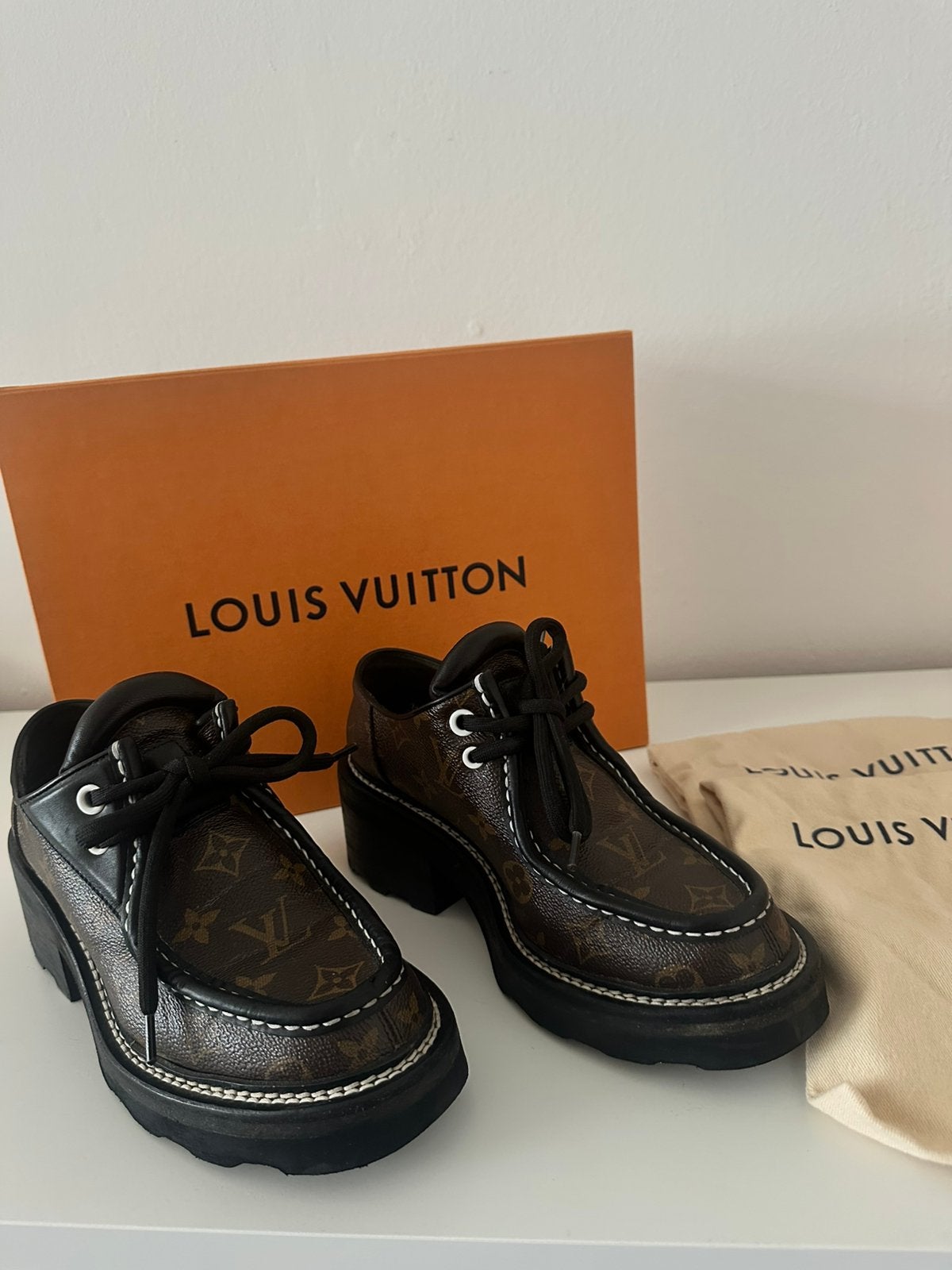 Louis vuitton schoene, Ophalen of Verzenden, Zo goed als nieuw