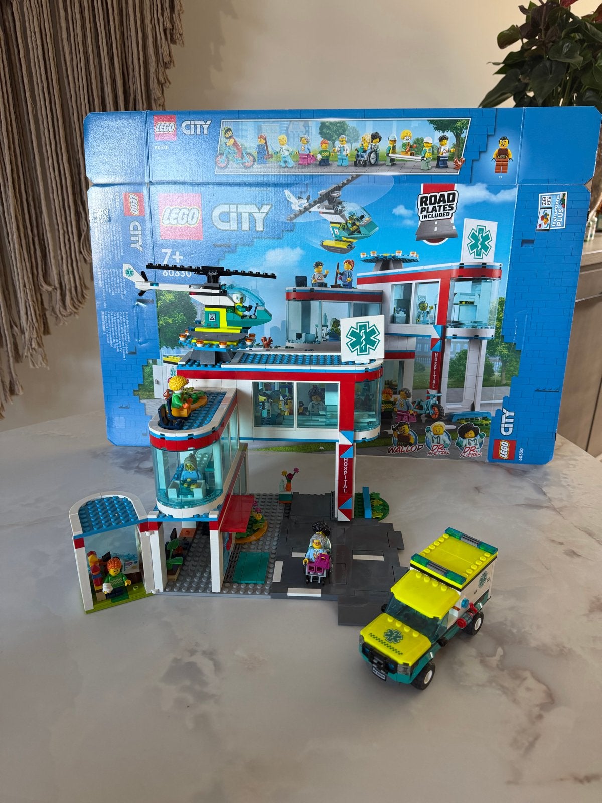 LEGO City Ziekenhuis 60330, Ophalen of Verzenden, Gebruikt