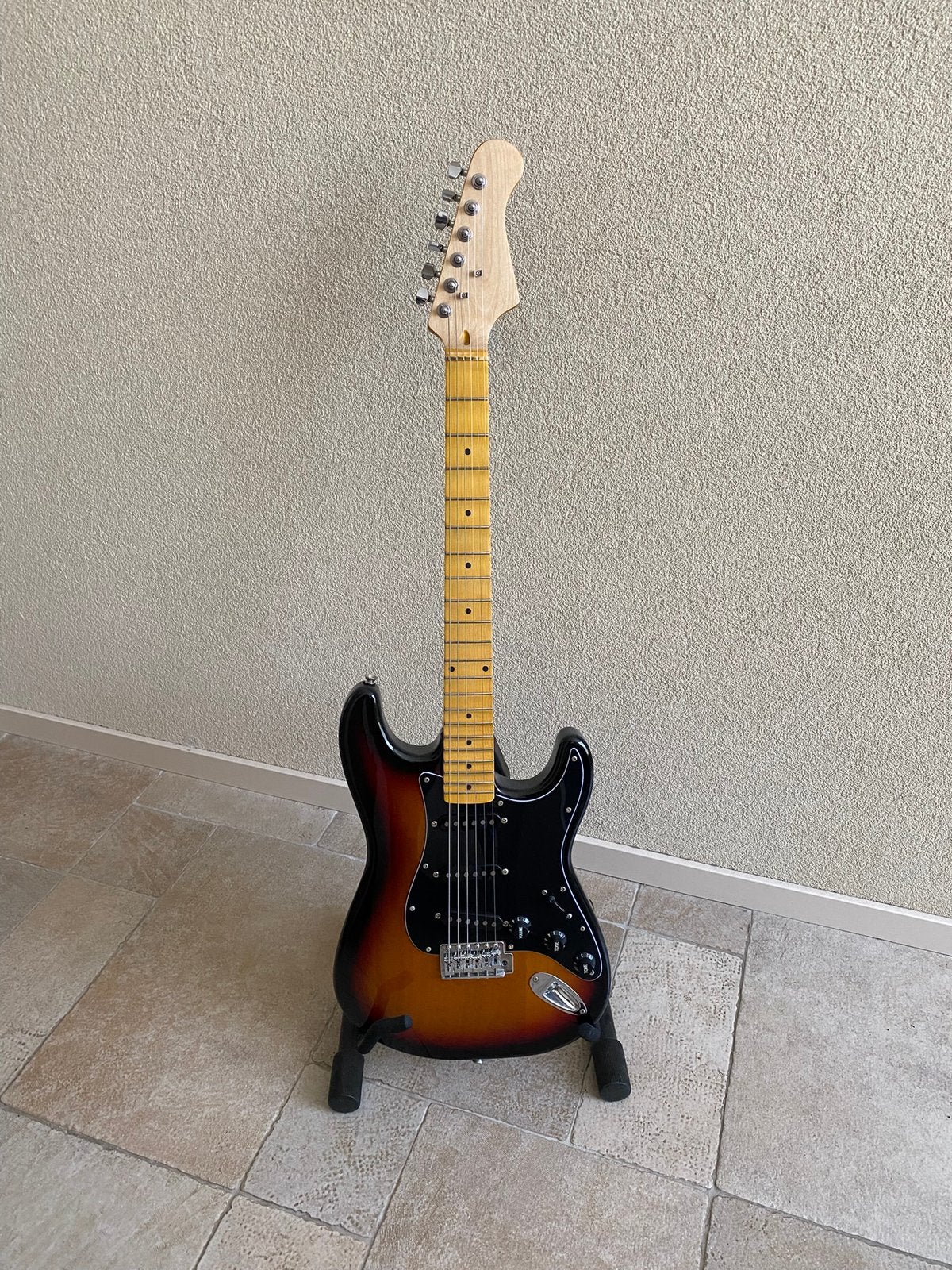 Squier affinity strat met malmsteen neck, Muziek en Instrumenten, Snaarinstrumenten | Gitaren | Elektrisch, Gebruikt, Solid body
