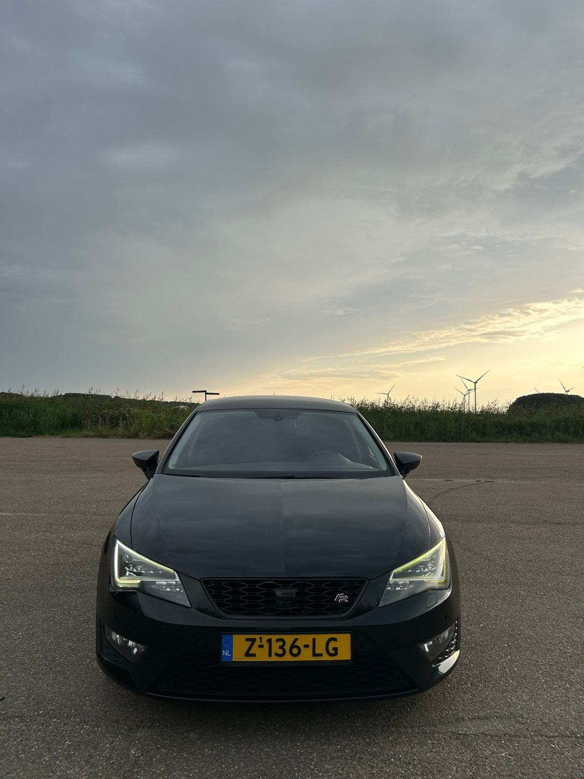 Seat Leon 1.8 TSI 180PK Dsg-7 2013, 1227 kg, Zwart, 4 cilinders, Zwart