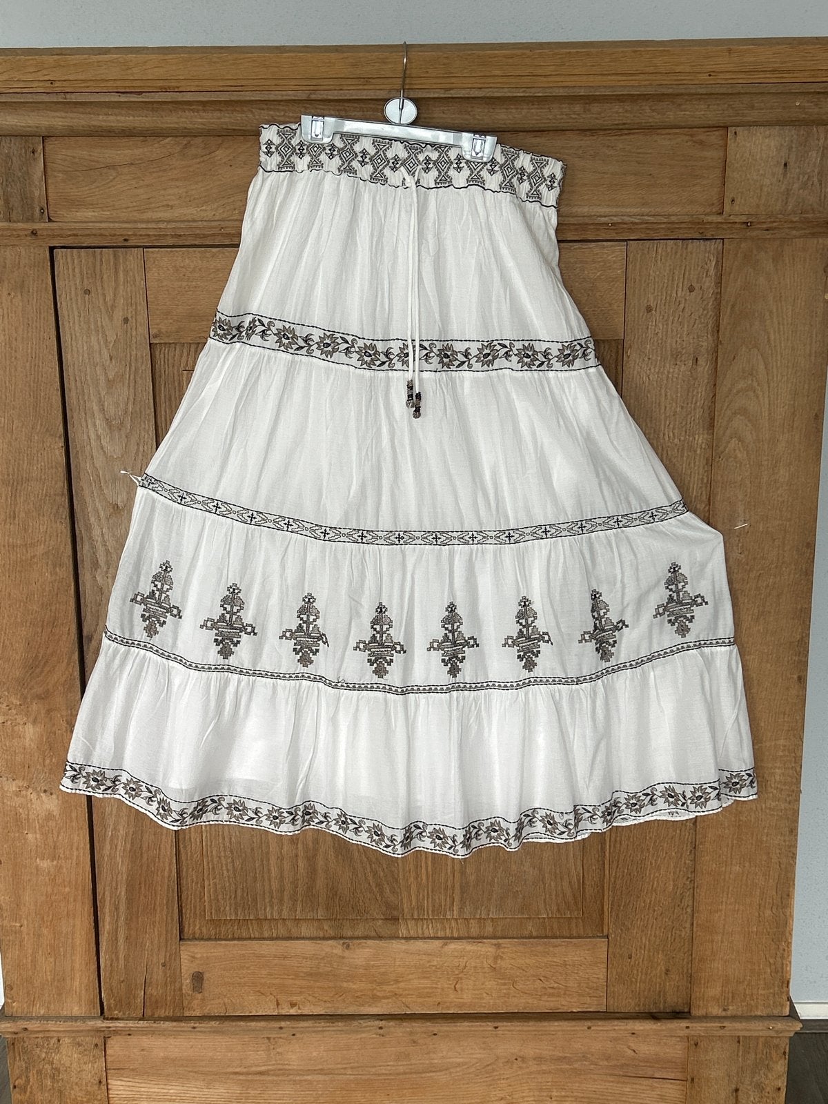 Witte ZARA maxi rok met borduursels 42, Maat 38/40 (M), Wit, Ophalen of Verzenden, Zo goed als nieuw