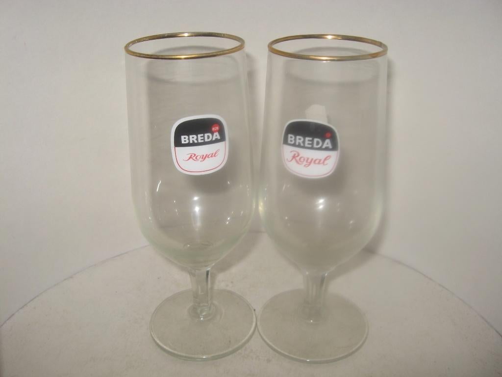2 Verschillende Breda Royal bierglazen, Ophalen of Verzenden, Zo goed als nieuw, Glas of Glazen, Overige merken