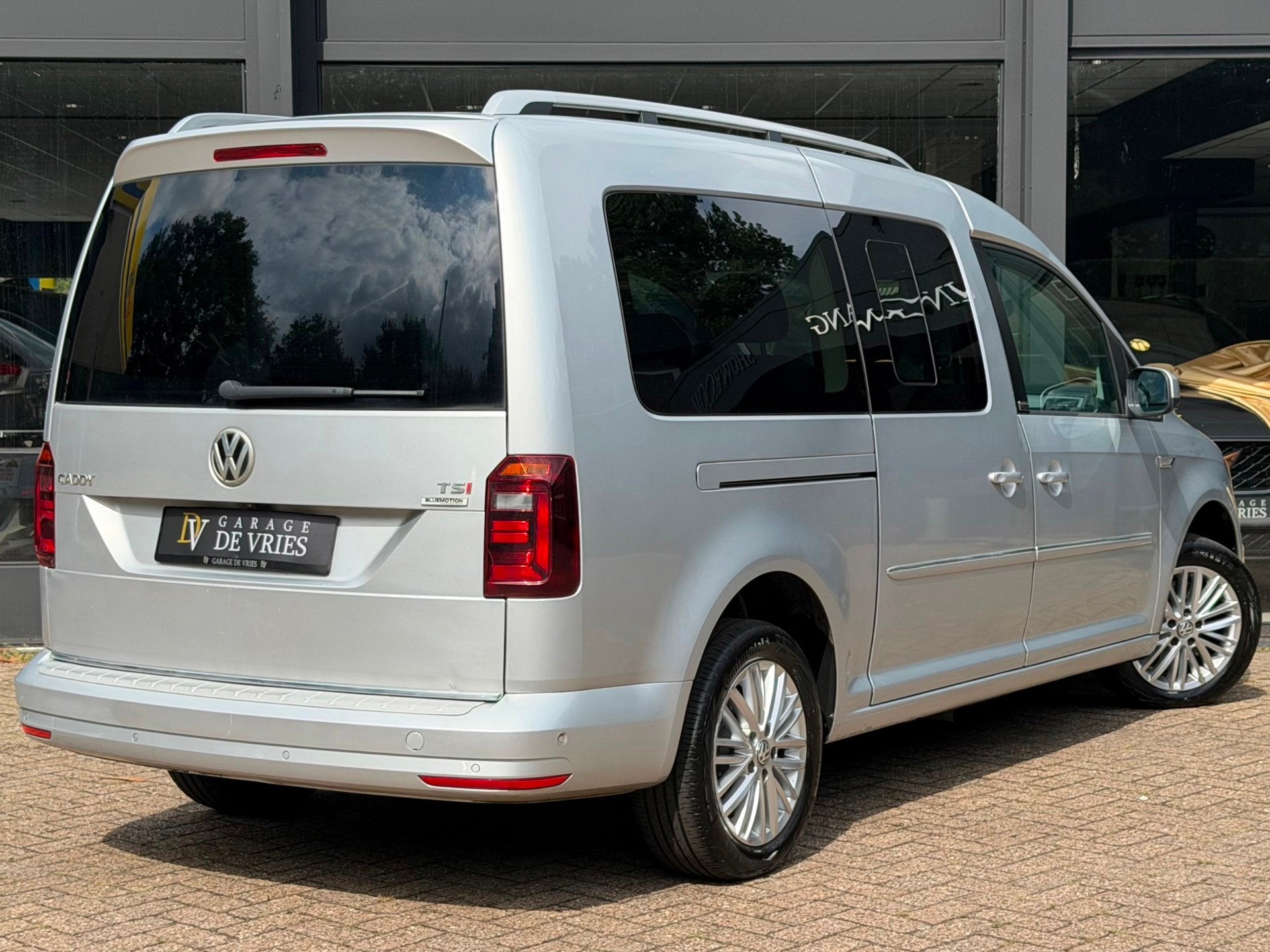 Volkswagen Caddy Maxi 1.4 TSI Generation Four 7p DSG ACC Cam, Auto's, Volkswagen, Gebruikt, Zwart, 4 cilinders, 7 stoelen
