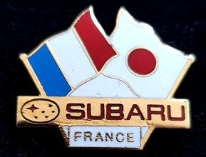 Subaru auto pin- met vlag van Japan en Frankrijk, Verzenden, Nieuw, Transport, Speldje of Pin