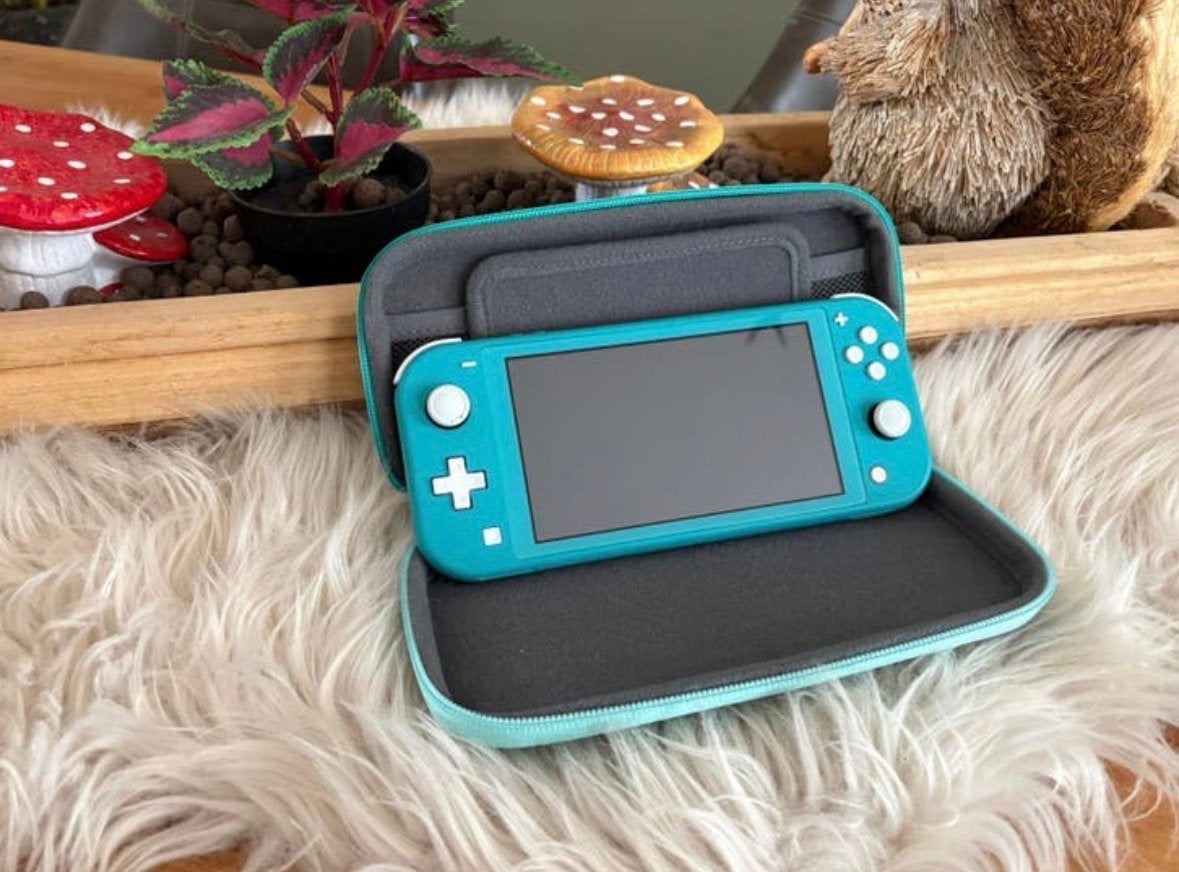 Nintendo Switch Lite Turquoise + Animal Crossing hoes, Spelcomputers en Games, Spelcomputers | Nintendo Switch Lite, Ophalen, Turquoise