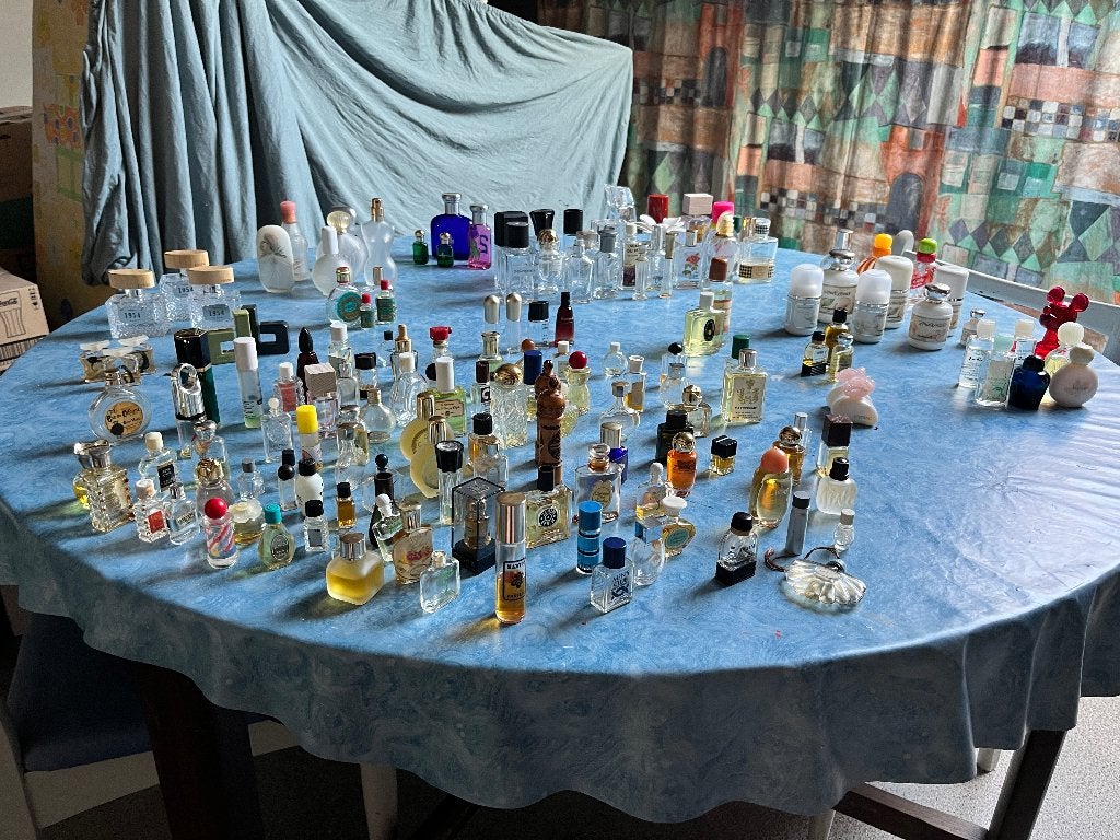 Verzameling mini parfumflesjes, Verzamelen, Ophalen of Verzenden, Gebruikt, Miniatuur, Gevuld
