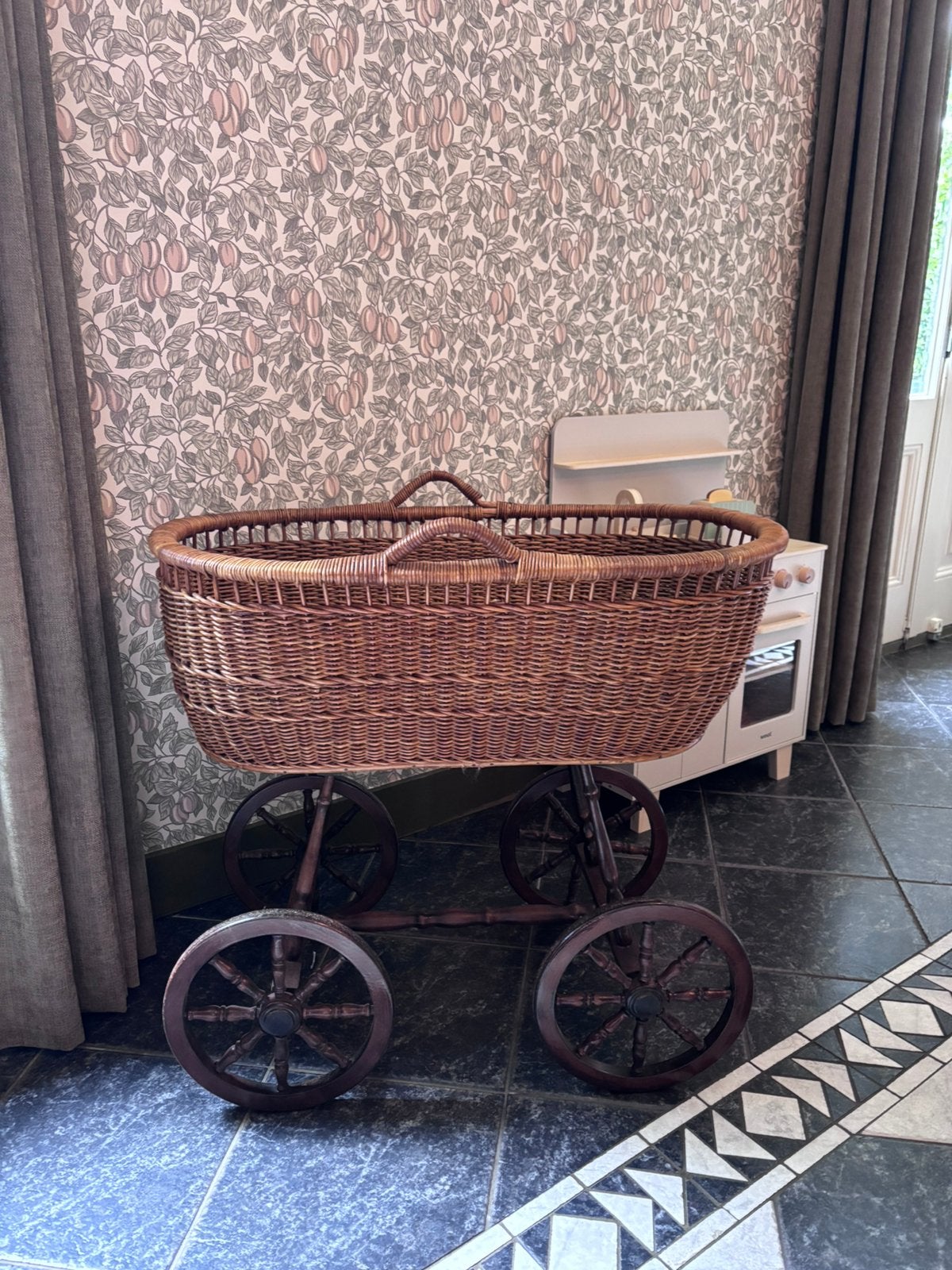 Rieten wieg vintage, Kinderen en Baby's, Babywiegjes en Ledikanten, Ophalen, Zo goed als nieuw, Wieg