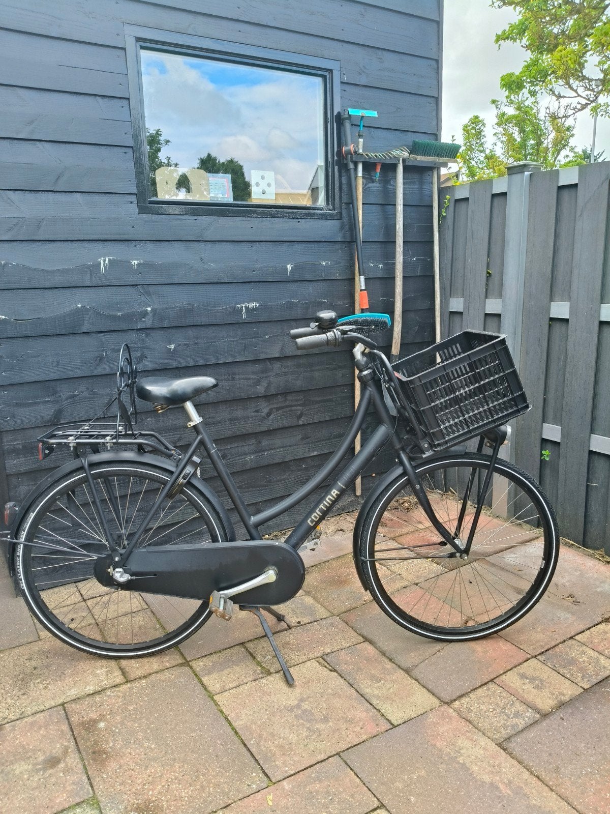 Cortina Transportfiets 28 inch, 3 versnellingen, zwart, Fietsen en Brommers, Fietsen | Dames | Damesfietsen, Terugtraprem, Gebruikt