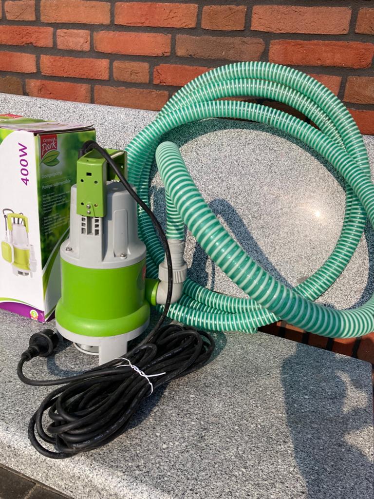 Dompelpomp inclusief 5 meter Slang., Ophalen of Verzenden, Zo goed als nieuw, Elektrisch, Dompelpomp