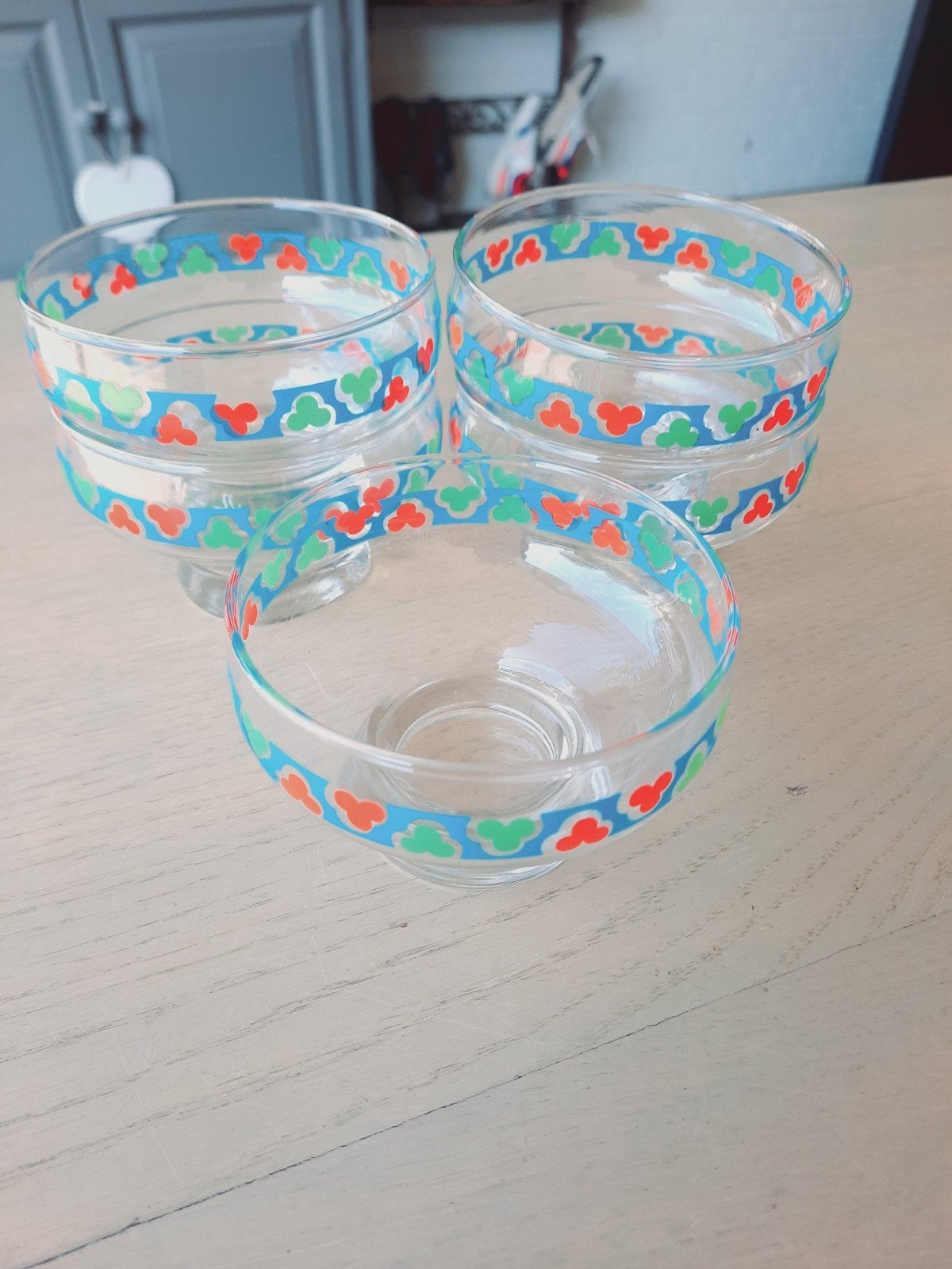 5 Leuke Vintage IJscoupes met Kleurrijke Rand, Ophalen of Verzenden