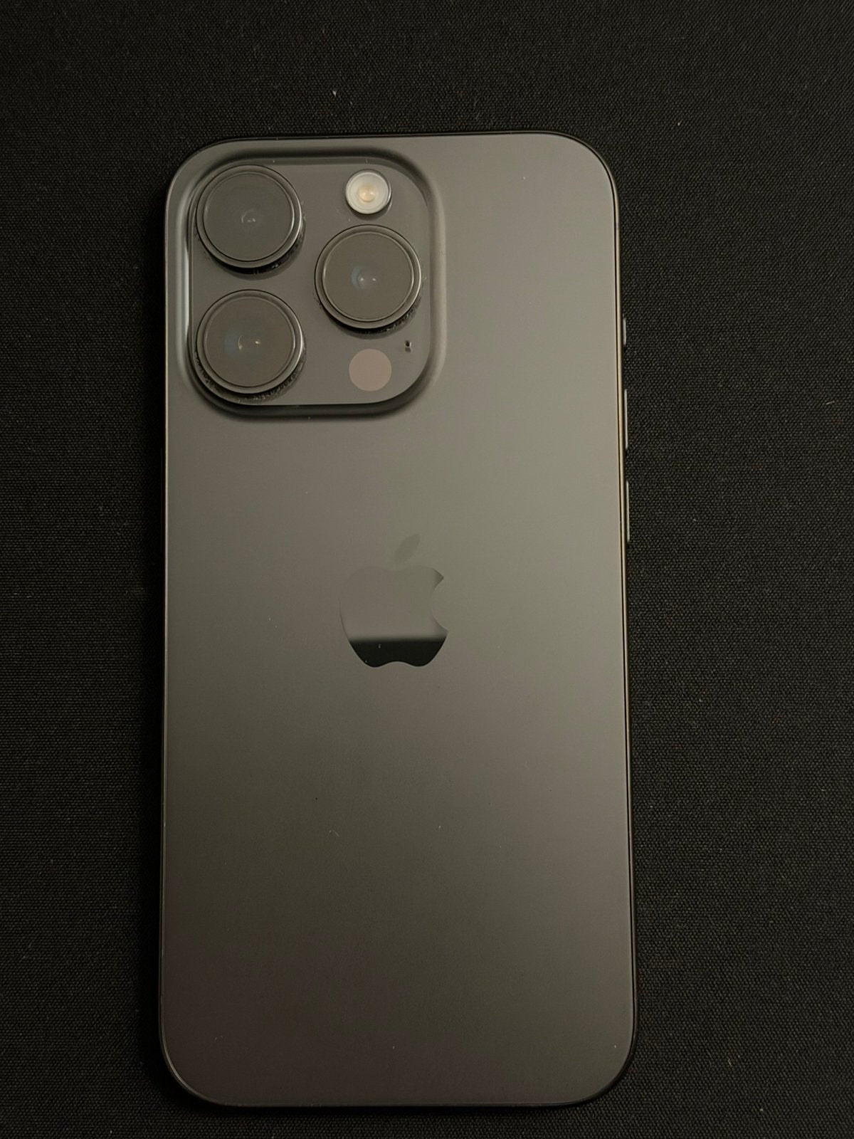 Foto 3 van iPhone 15 Pro - 128GB - 90% BATTERIJ