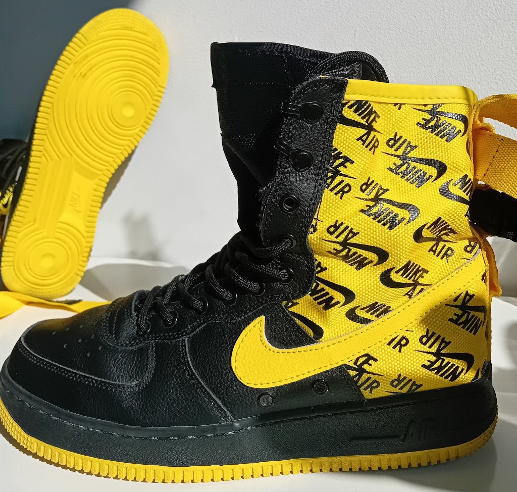 Nike Air Force one Special Forces Dynamic Yellow, Ophalen of Verzenden, Zo goed als nieuw, Overige kleuren