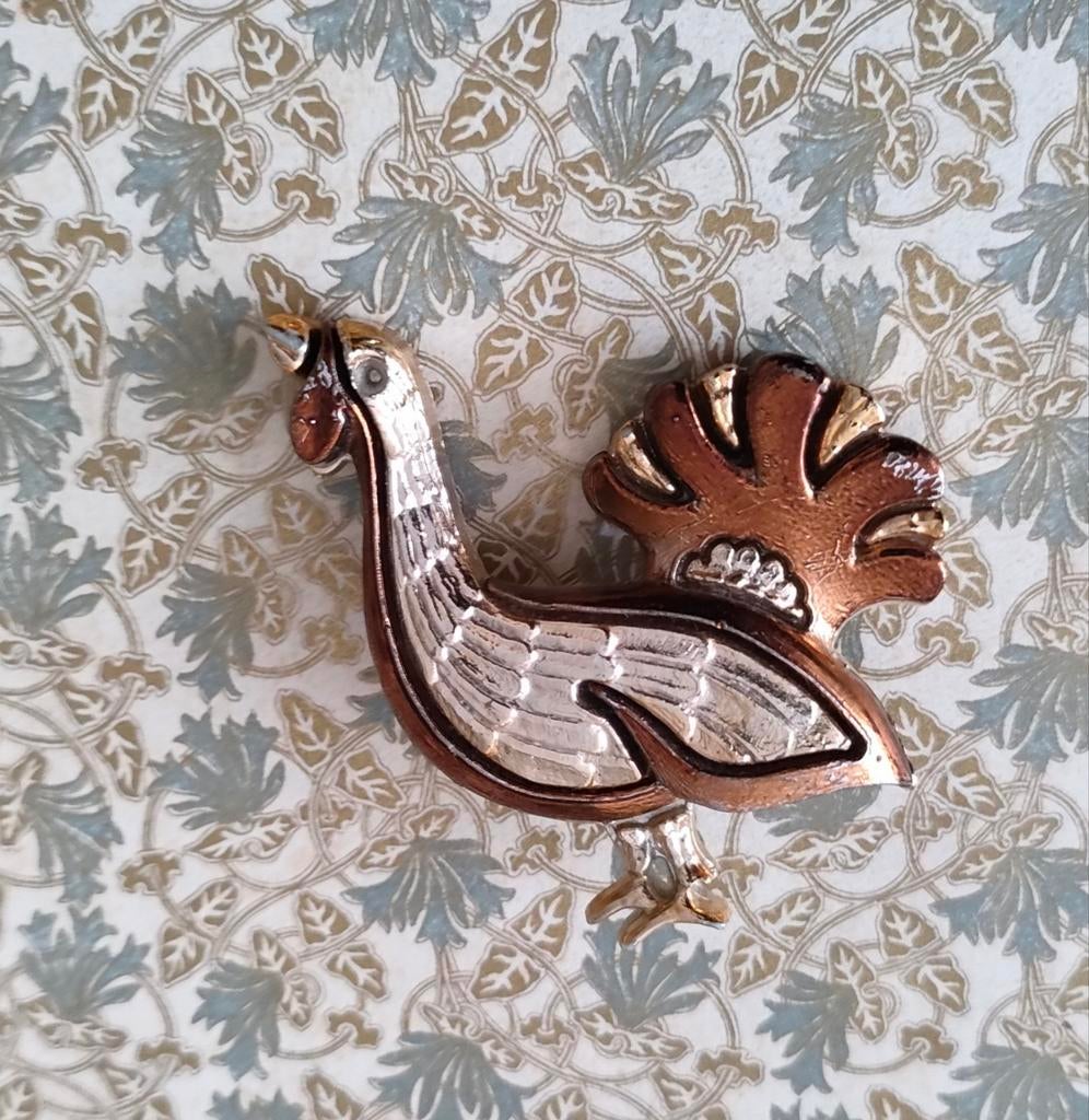 Vintage jaren '80 kunststof zilver & bronskl. haan broche., Ophalen of Verzenden, Zo goed als nieuw