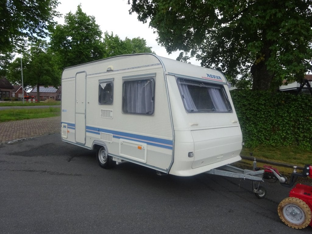 Adria Unica 390 GERESERVEERD, Overige typen, Kachel, Bedrijf, Treinzit