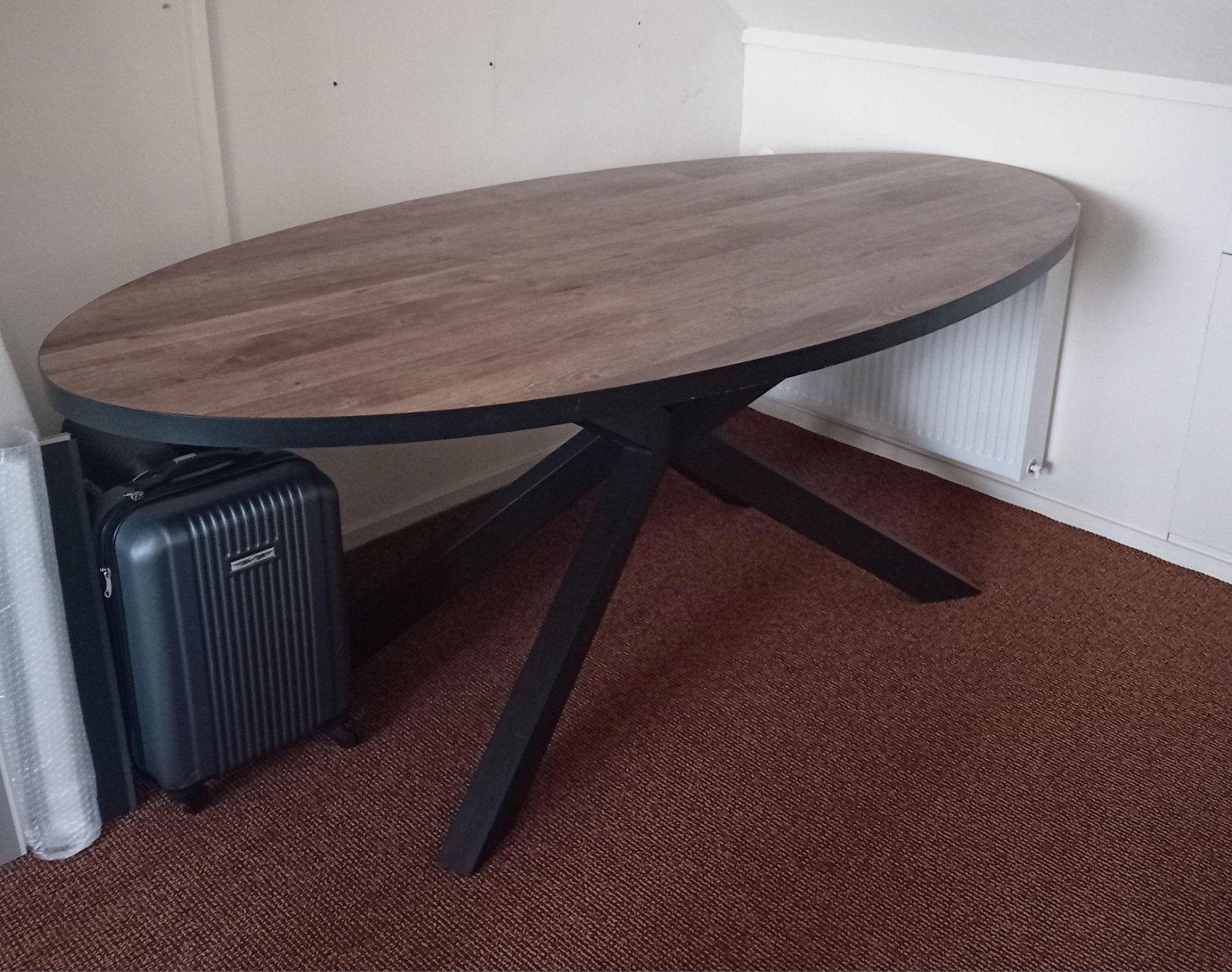 Eettafel ovaal 200x102 cm met zwart metalen onderstel, Huis en Inrichting, Tafels | Eettafels, Overige houtsoorten, Gebruikt, 100 tot 150 cm