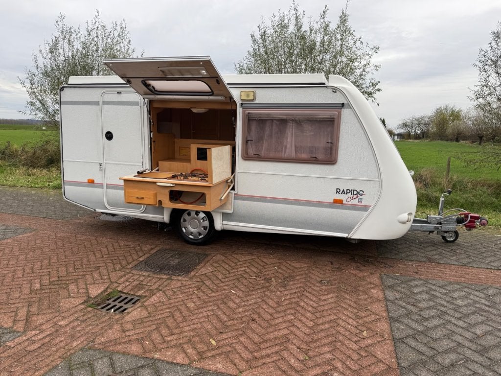 Rapido Club 40 caravan, Hefdak, mover, luifel & buitenkeuken, Schokbreker, Bedrijf, Treinzit, Rapido