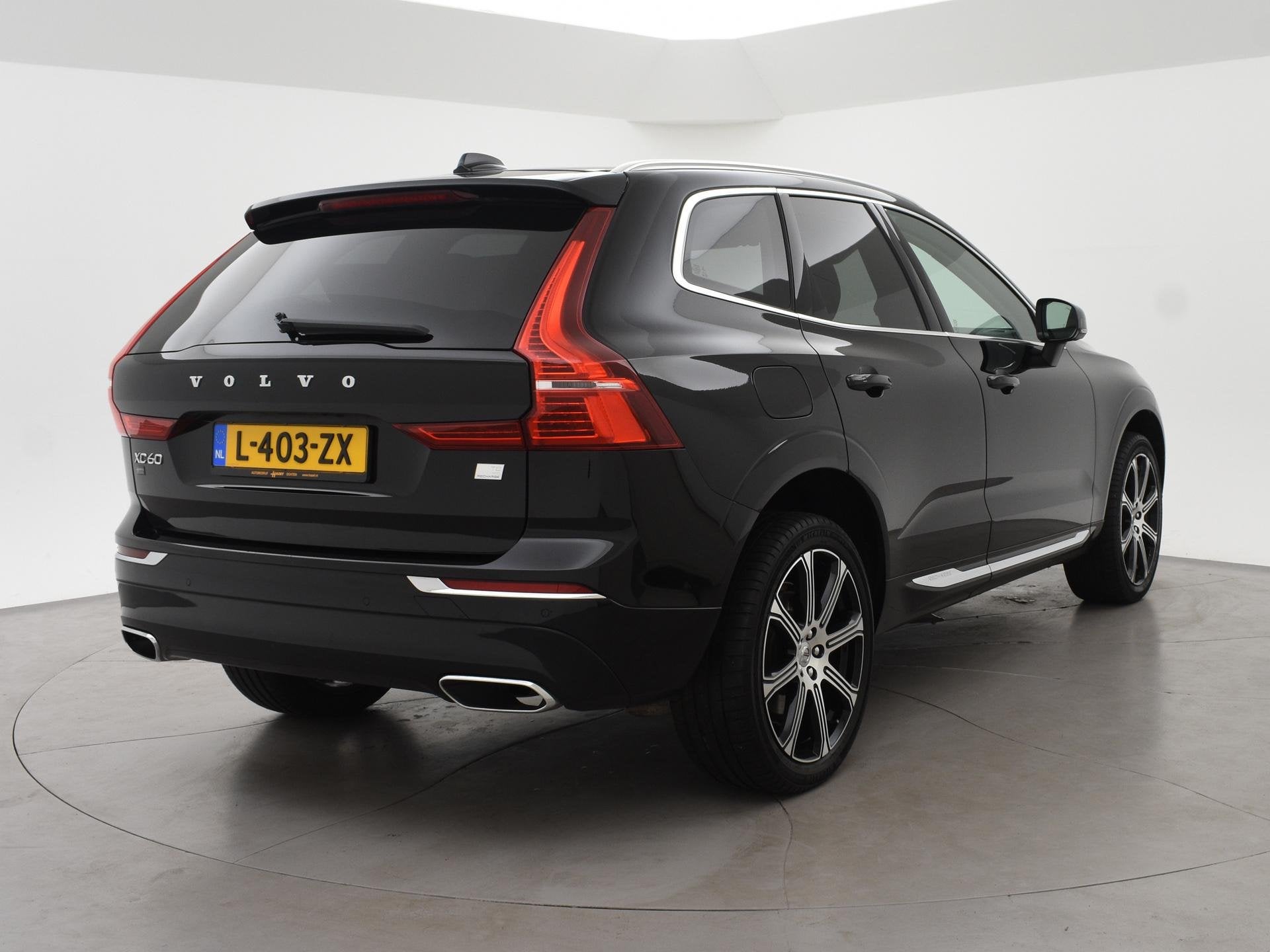 Volvo XC60 2.0 RECHARGE T8 390 PK AWD INSCRIPTION + LUCHTVER, Auto's, Gebruikt, Euro 6, 138 €/maand, XC60