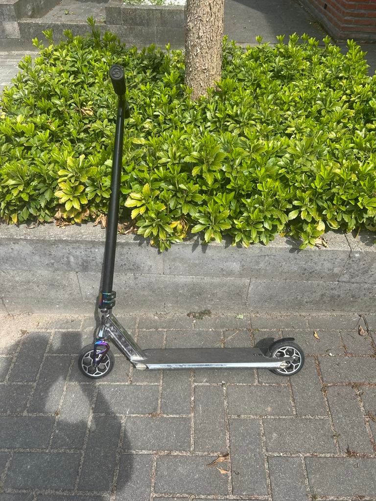 Stuntstep met olie-slick details, Fietsen en Brommers, Steps, Ophalen, Gebruikt, Gewone step