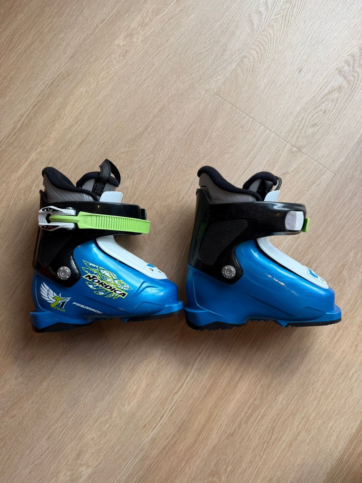 Als nieuw: Nordica Firearrow Kinderskischoenen –EU 26, Overige merken, 100 tot 140 cm, Schoenen, Ophalen of Verzenden