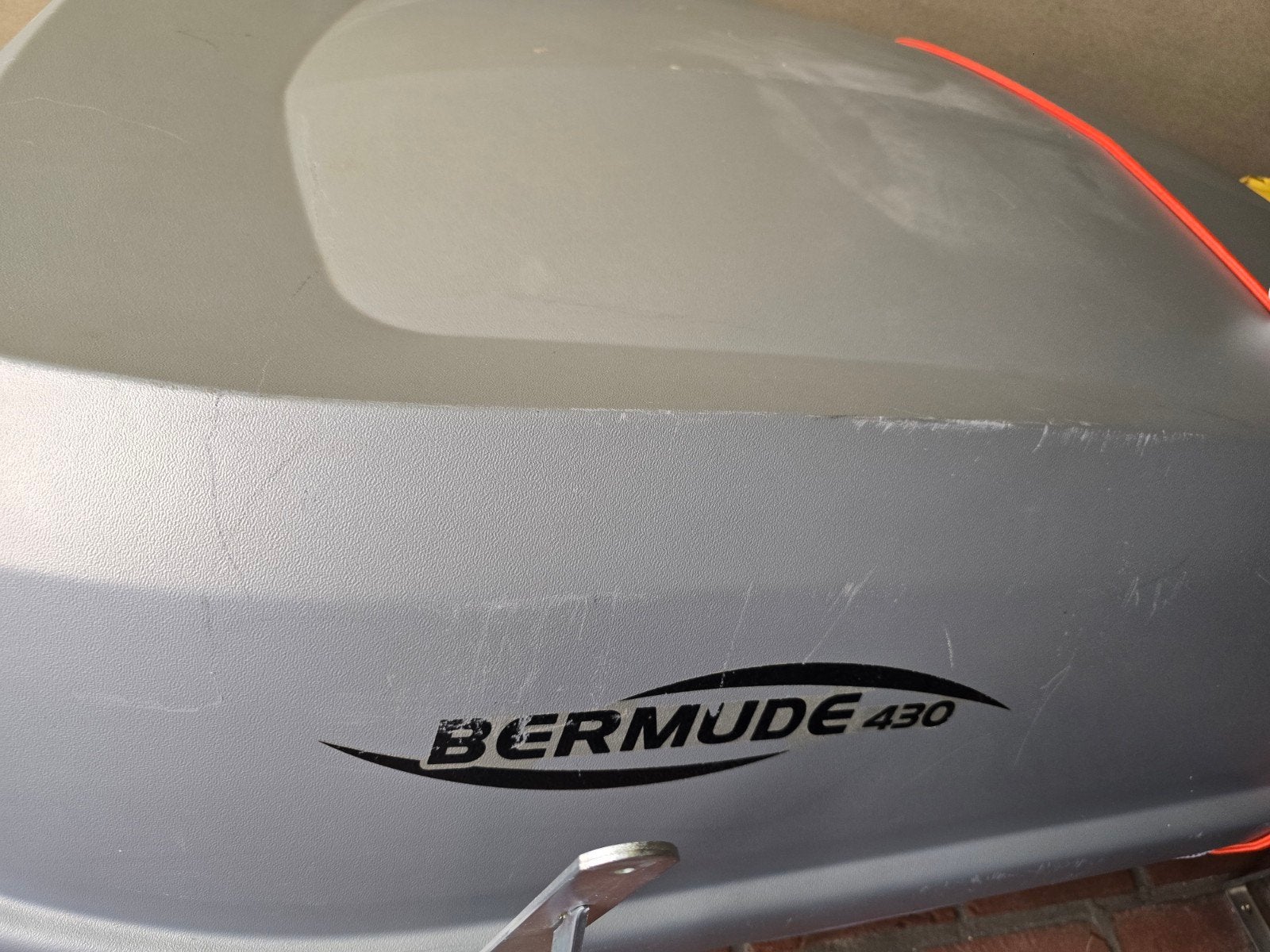 Dakkoffer Norauto Bermude 430, Ophalen