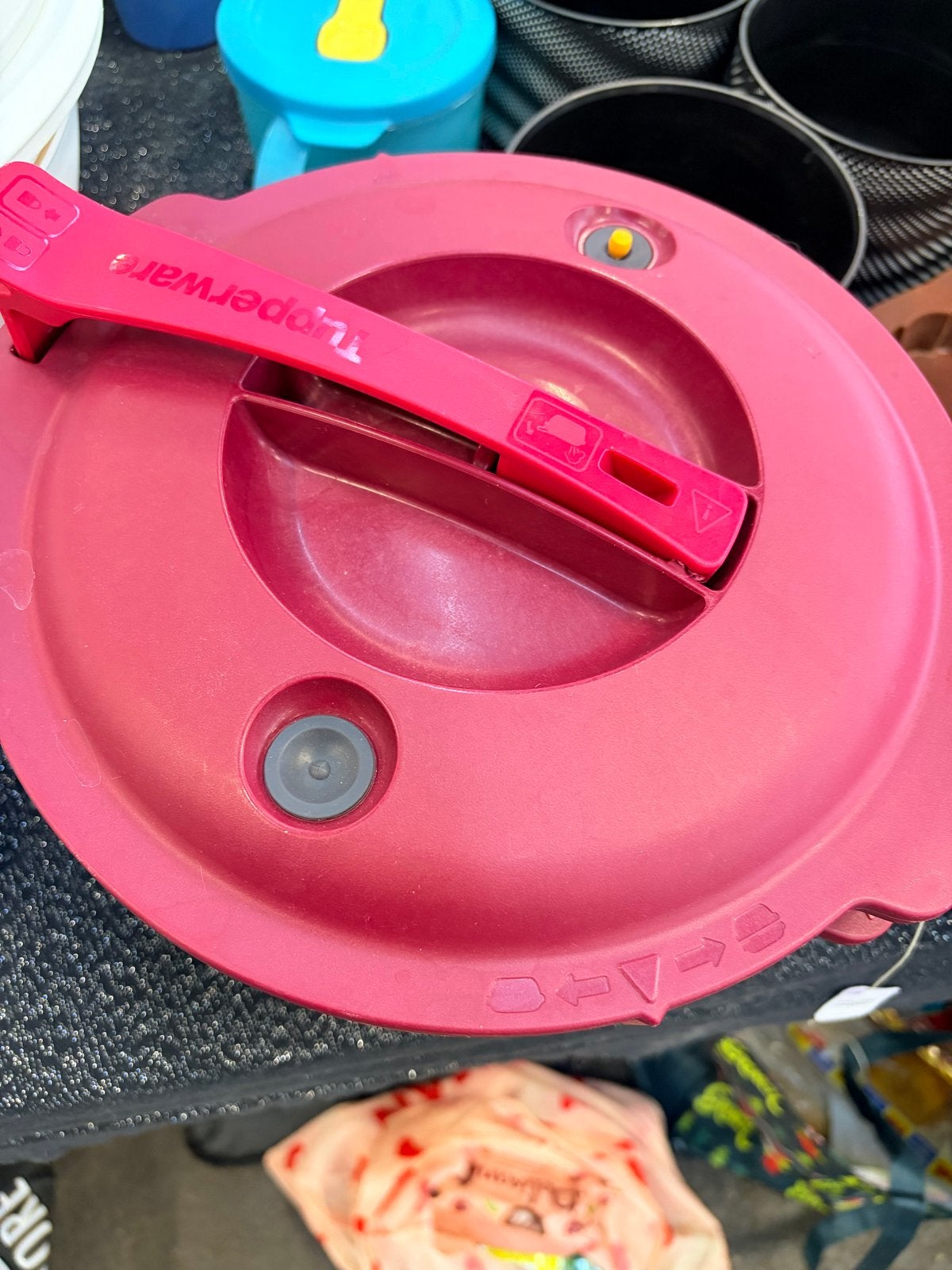 Tupperware Microgolf Stomer 2L - Nieuwstaat, Overige typen, Ophalen of Verzenden, Zo goed als nieuw, Magnetronbestendig