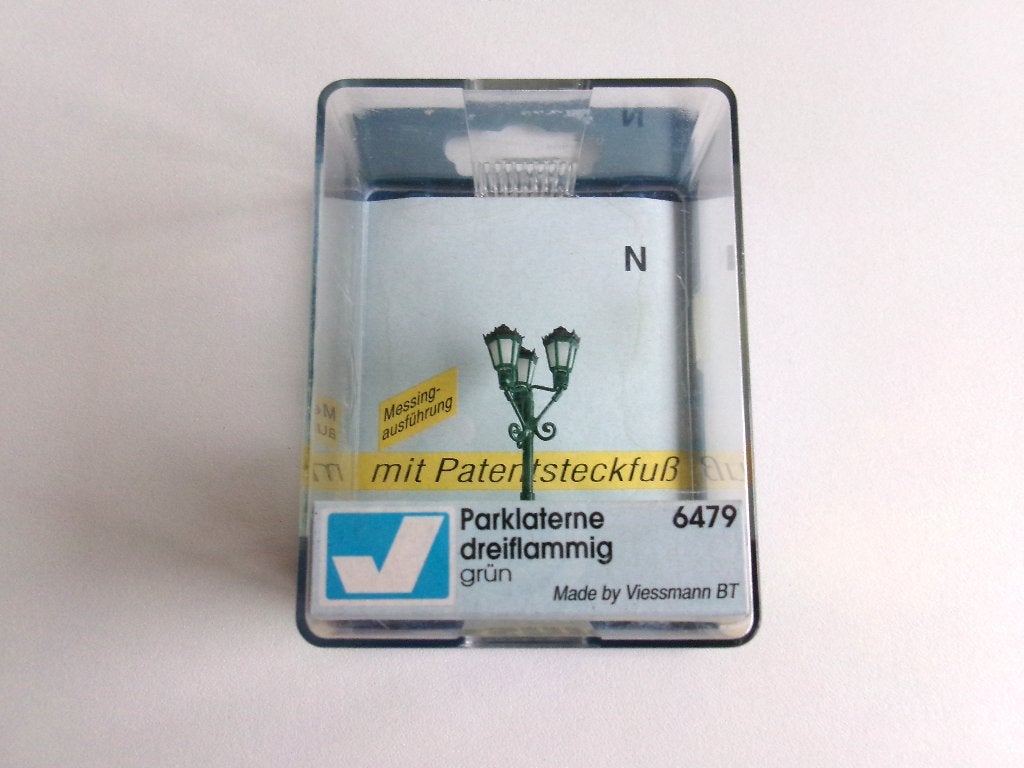 Viessmann N 6479 Parklantaarn groen 3-armig (NIEUW), Overige merken, Wisselstroom, Overige typen, Nieuw