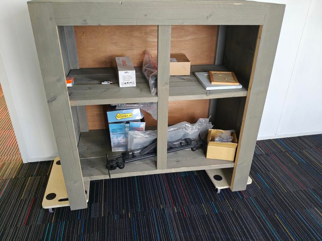 Open steigerhouten kast - gratis af te halen in Helmond, Ophalen, Met plank(en), Gebruikt, 100 tot 150 cm