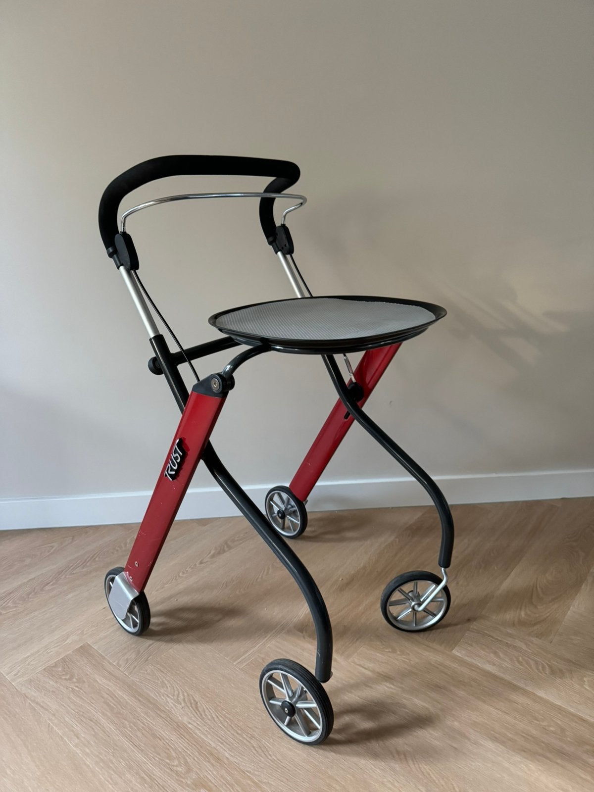 Rollator binnen rollator Trust lest go out, Ophalen, Lichtgewicht, Gebruikt
