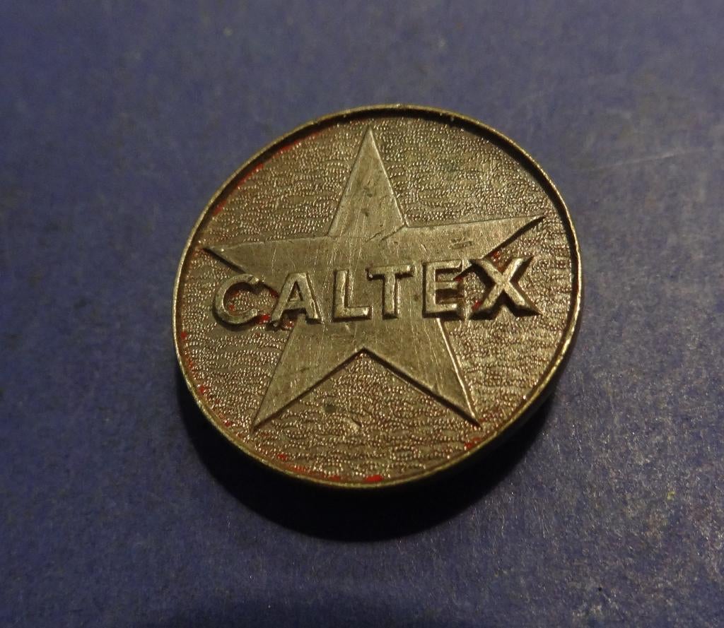 Caltex Olie & Benzine Grote Revers Knoop 24 mm Doorsnee, Verzenden, Gebruikt, Transport, Speldje of Pin