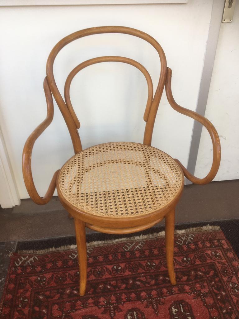 Vintage Thonet stoel. Met goede matting., Ophalen